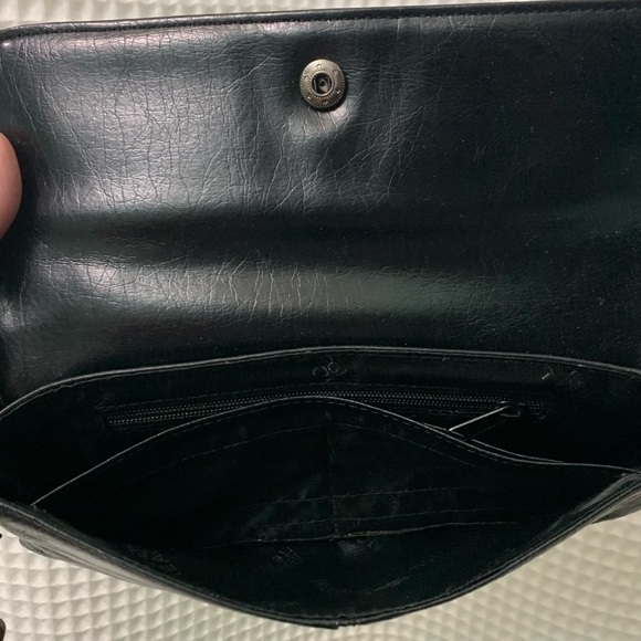 Kenneth Cole Reaction black envelope purse - Picture 10 of 11
